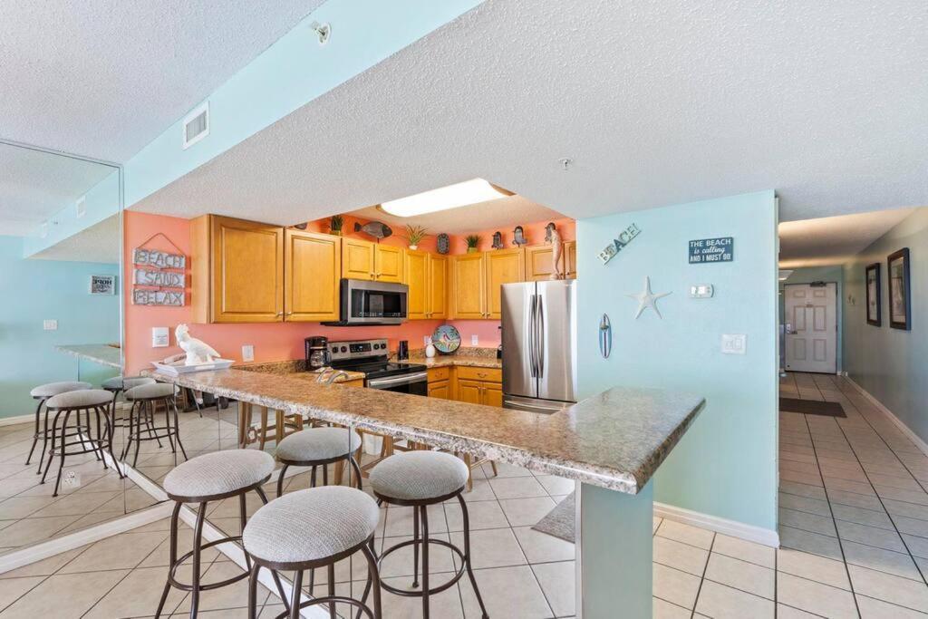 Beachfront At Pelican Apartment *